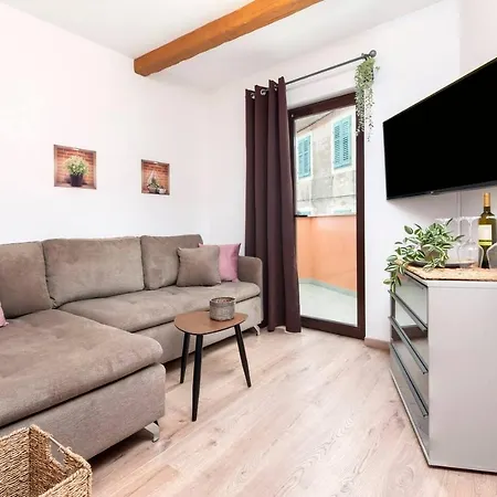 Apartment Kuca Melina
